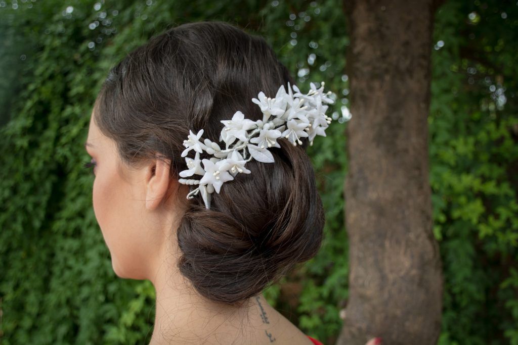 tiara porcelana blanca novia modelo Jazmines