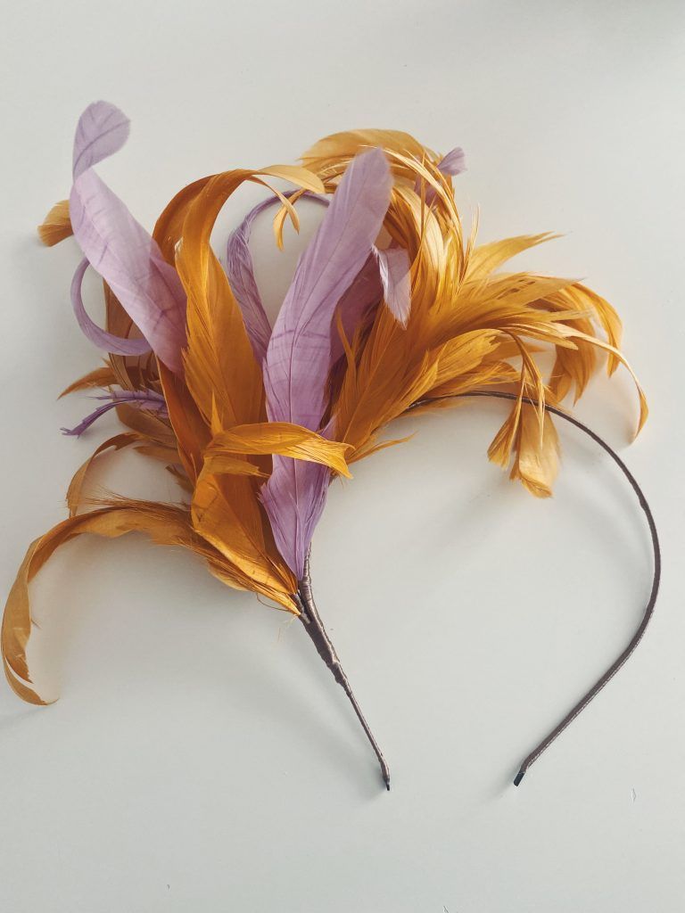 diadema de plumas cuqui cute